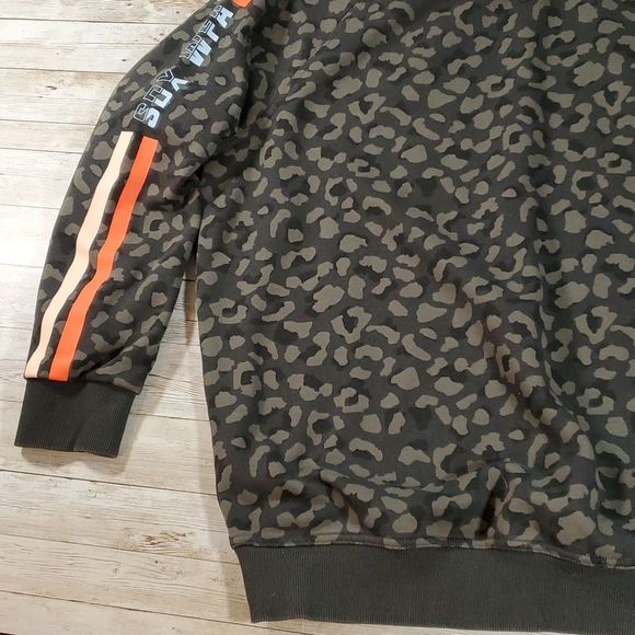 Sarah’s Day x White Fox Boutique | SDX WFA Crewneck Team Camo Sweatshirt S - Picture 7 of 14